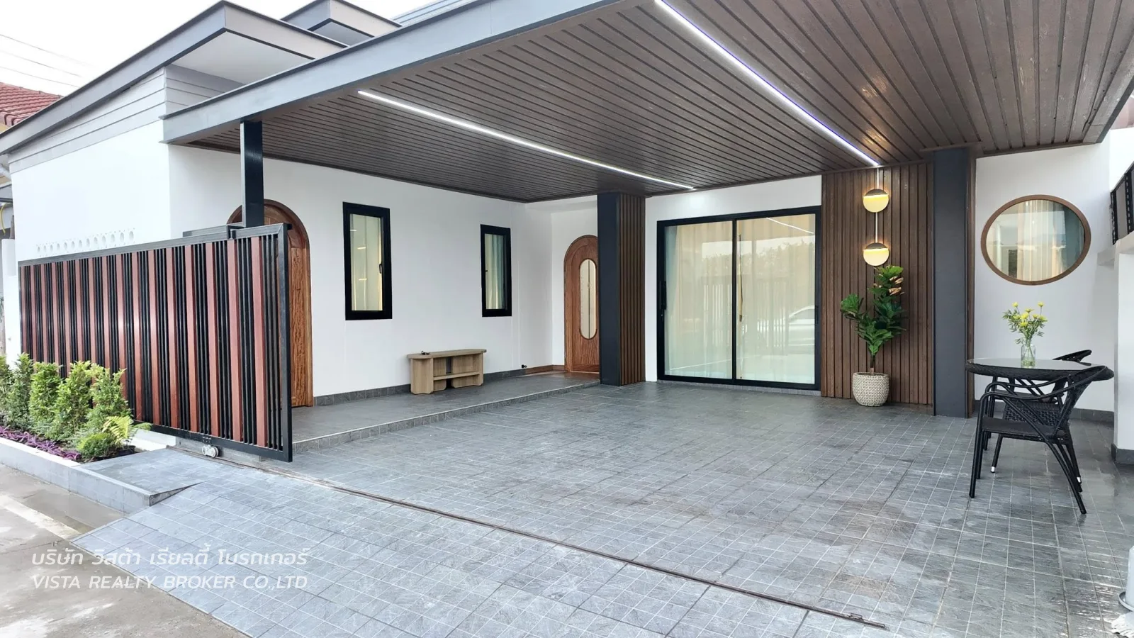 บ้านเดี่ยว 1 ชั้น หมู่บ้านพบสุข ทำใหม่ทั้งหลัง  มีสวนหลังบ้าน ซอยสยามคันทรีคลับ (ถนนพรประภานิมิตร 13)