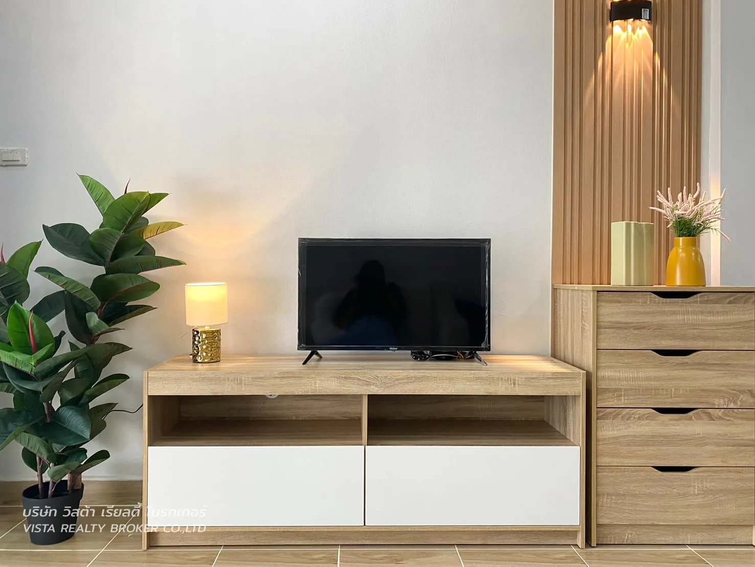 ทาวน์เฮ้าส์หลังใหญ่ เงียบสงบดีมาก หมู่บ้านรวิพรวิลเลจ2 ซอยเขาน้อย พัทยา - 6