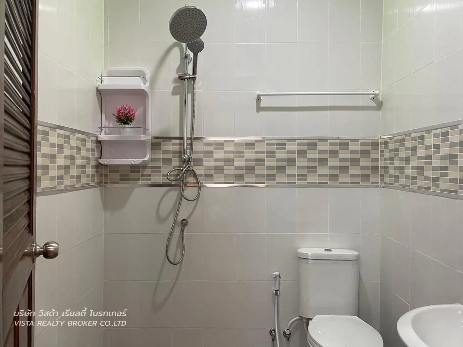 ทาวน์เฮ้าส์หลังใหญ่ เงียบสงบดีมาก หมู่บ้านรวิพรวิลเลจ2 ซอยเขาน้อย พัทยา - 18