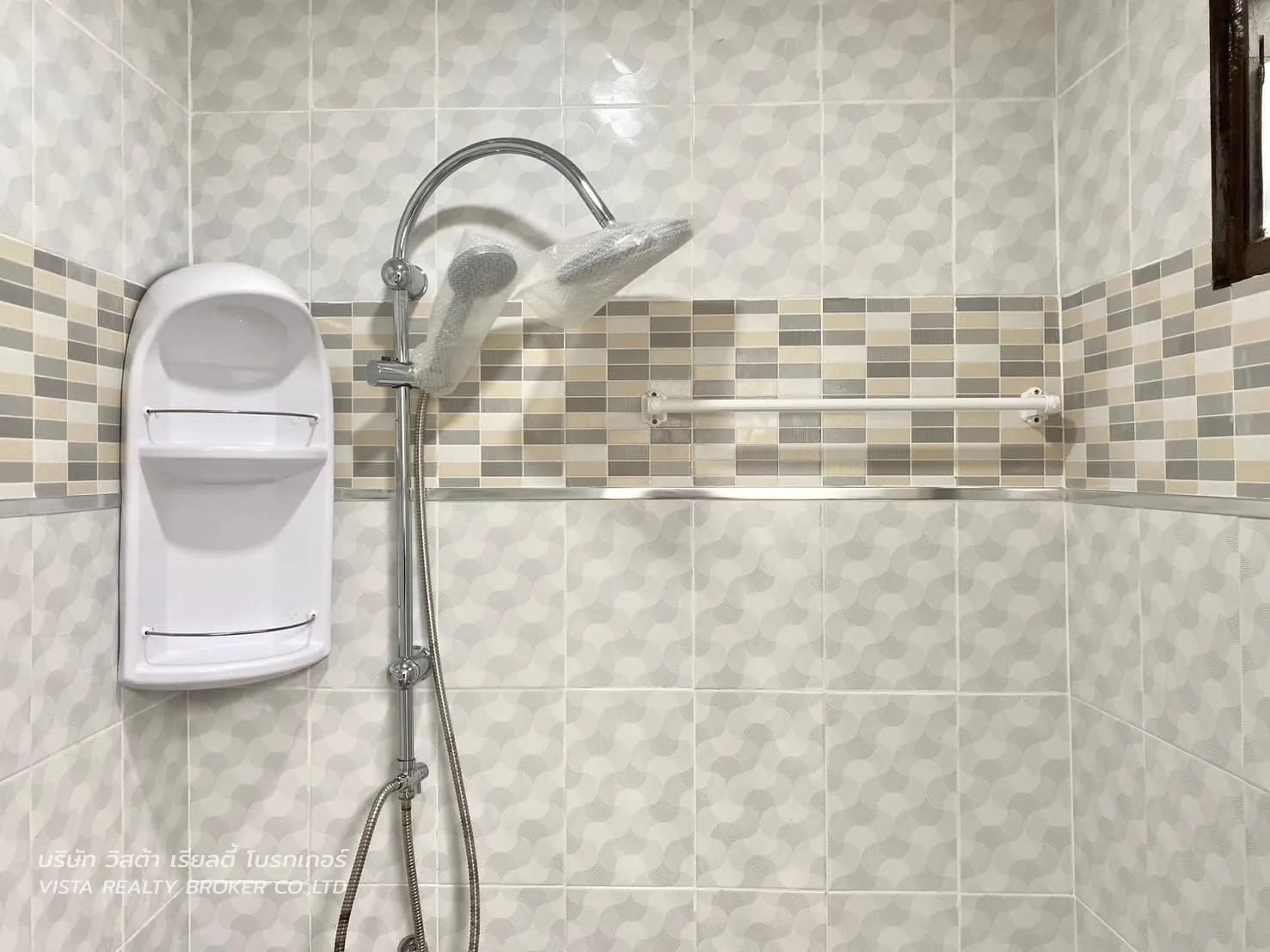 ทาวน์เฮ้าส์หลังใหญ่ เงียบสงบดีมาก หมู่บ้านรวิพรวิลเลจ2 ซอยเขาน้อย พัทยา - 19