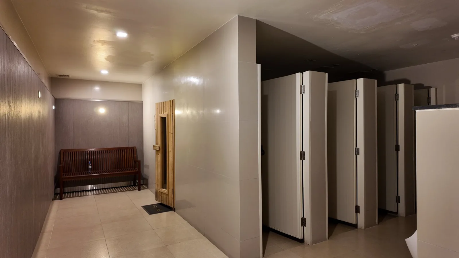 Luxury Condo ติดหาดวงศ์อมาตย์ มาพร้อมยูนิตขนาดใหญ่ วิวทะเลชัด และมีความเป้นส่วนตัวสูงสุด! - 16