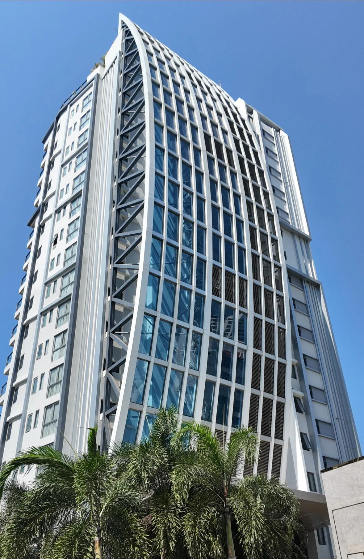 คอนโดหรูระดับไอคอน ใช้ชีวิตสุดหรูสไตล์โรงแรม 5 ดาว ใจกลางเมืองพัทยา โซนเขาพระตำหนัก วิวทะเลตรงทุกยูนิต โครงการรางวัลการันตีคุณภาพ - 3