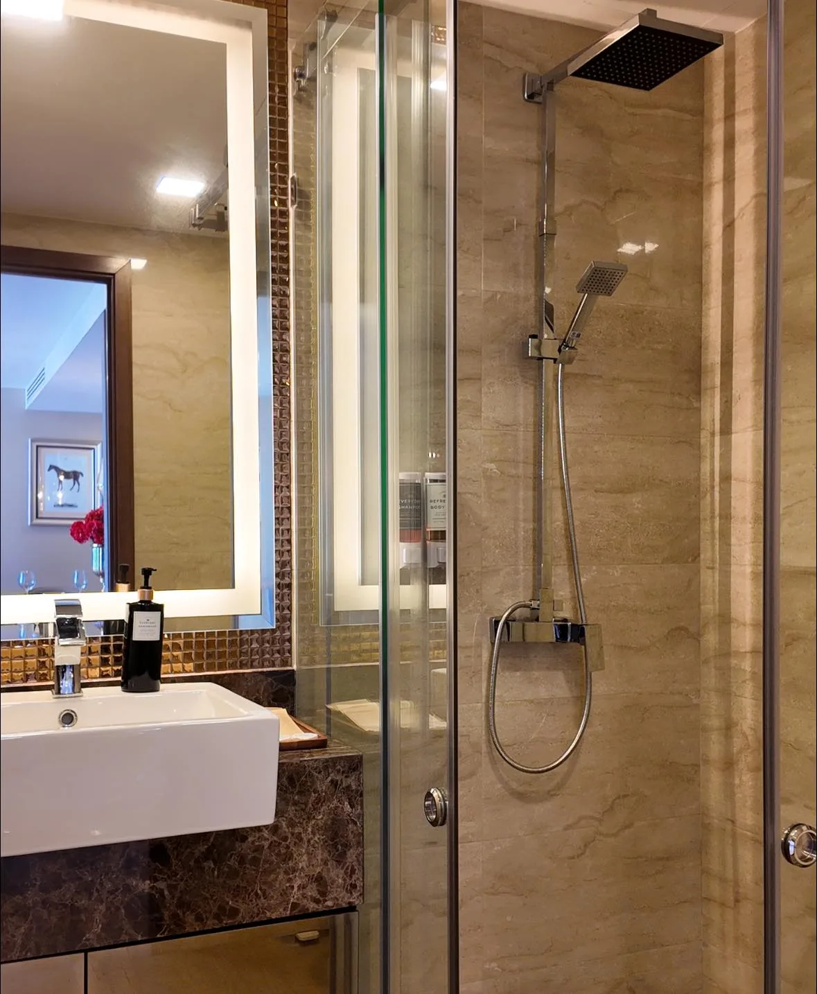 คอนโดหรูระดับไอคอน ใช้ชีวิตสุดหรูสไตล์โรงแรม 5 ดาว ใจกลางเมืองพัทยา โซนเขาพระตำหนัก วิวทะเลตรงทุกยูนิต โครงการรางวัลการันตีคุณภาพ - 4