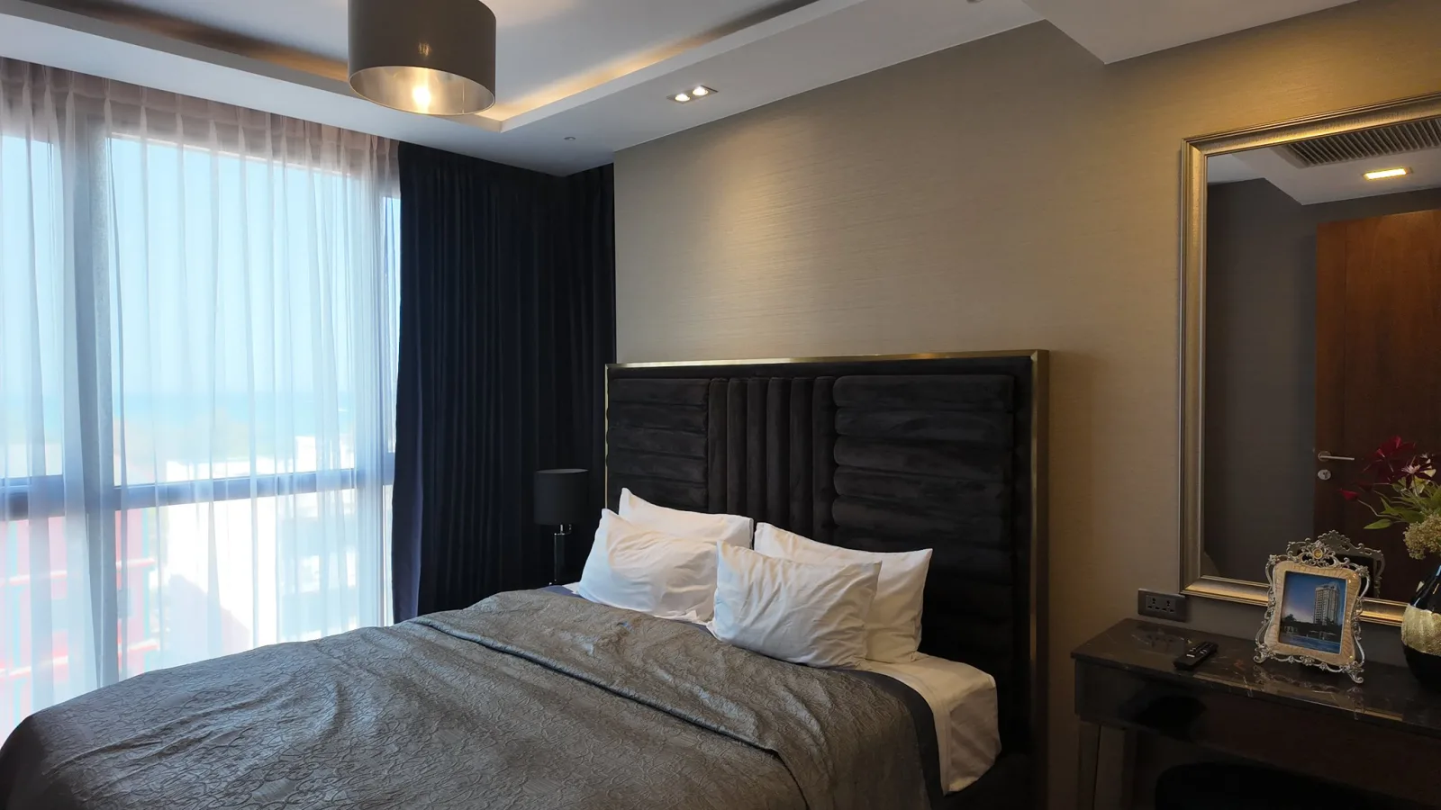 คอนโดหรูระดับไอคอน ใช้ชีวิตสุดหรูสไตล์โรงแรม 5 ดาว ใจกลางเมืองพัทยา โซนเขาพระตำหนัก วิวทะเลตรงทุกยูนิต โครงการรางวัลการันตีคุณภาพ - 6